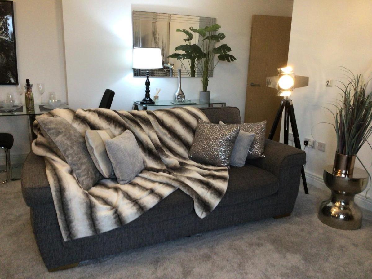 Luxurious River View Apartment With Terrace Worcester Esterno foto