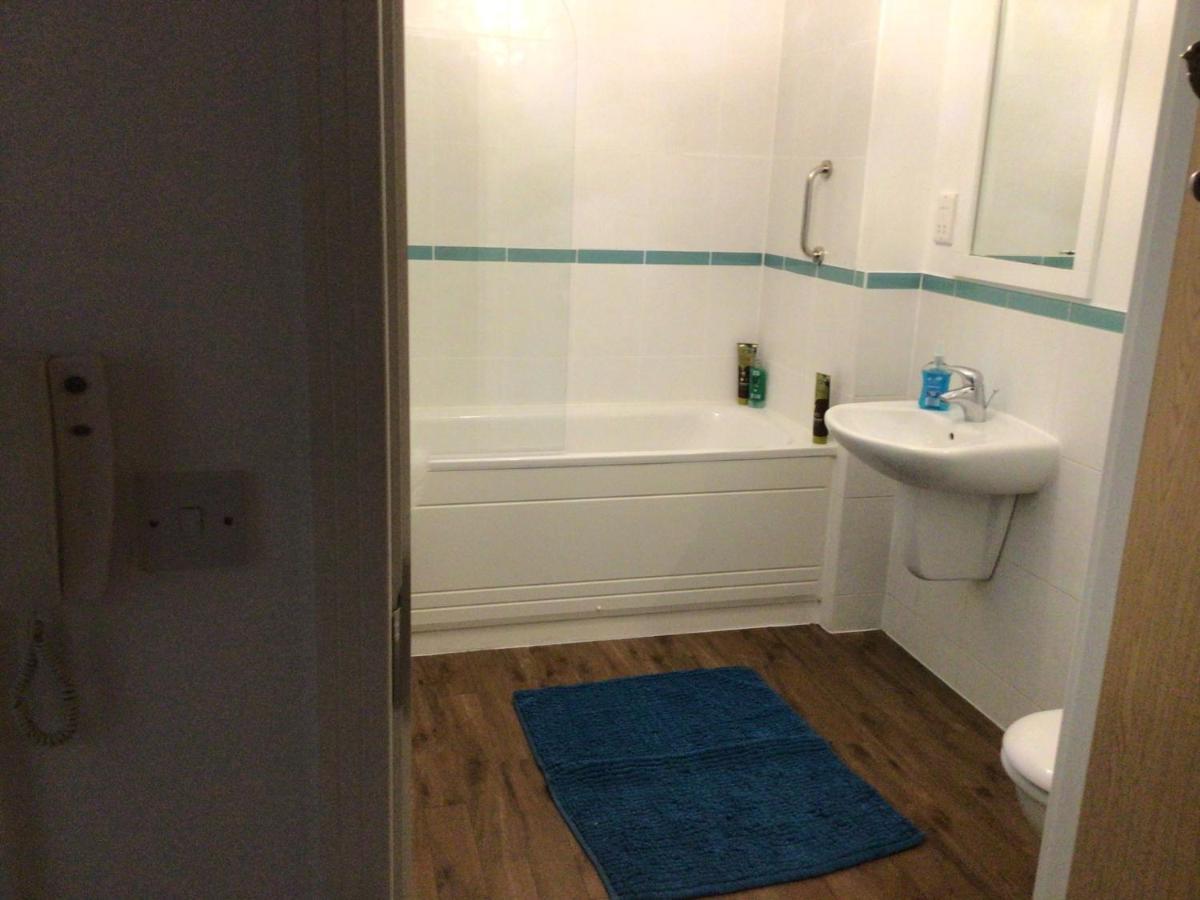 Luxurious River View Apartment With Terrace Worcester Esterno foto