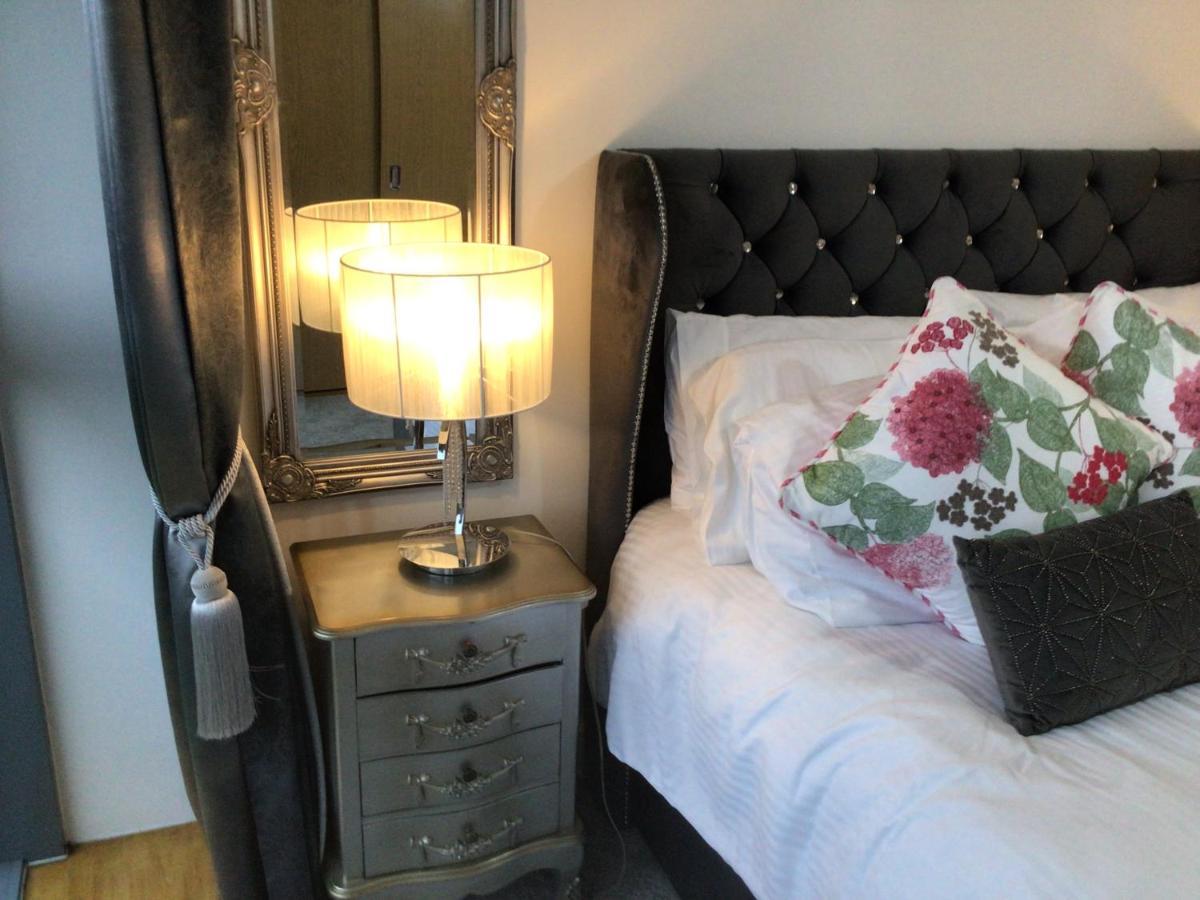 Luxurious River View Apartment With Terrace Worcester Esterno foto