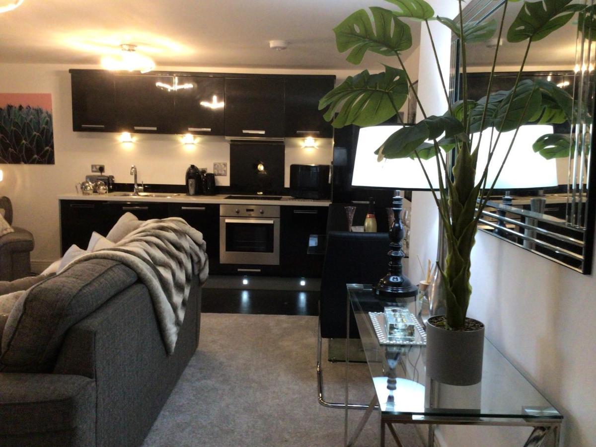 Luxurious River View Apartment With Terrace Worcester Esterno foto