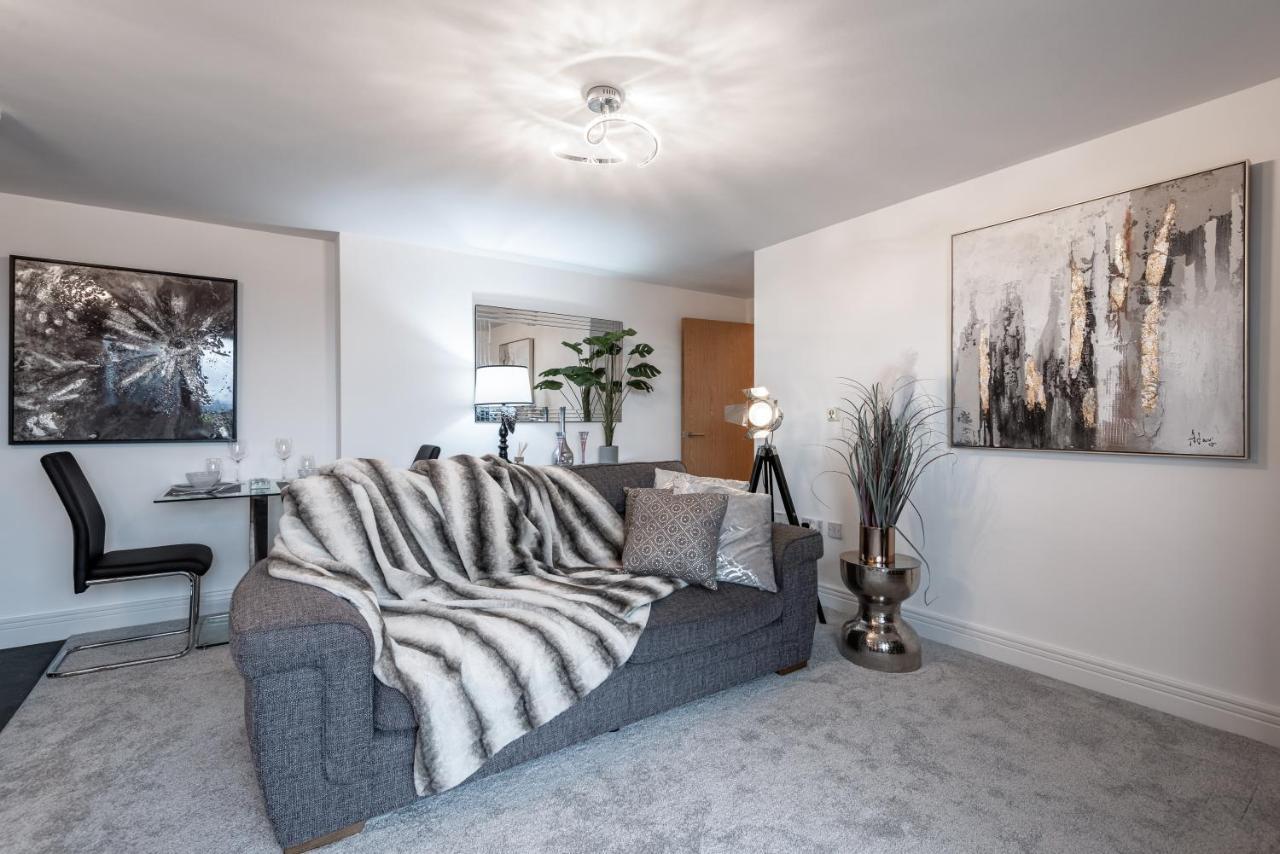Luxurious River View Apartment With Terrace Worcester Esterno foto