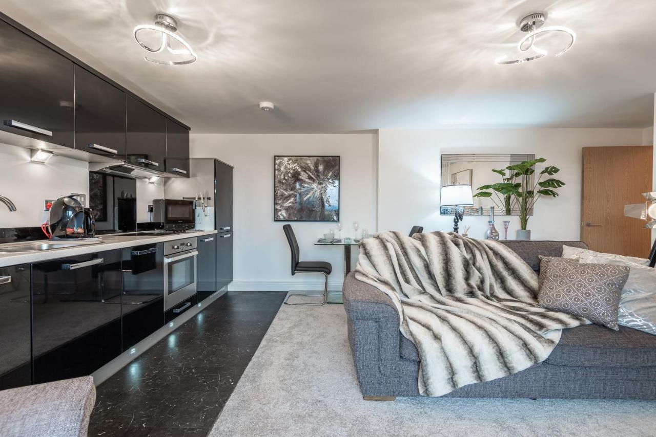 Luxurious River View Apartment With Terrace Worcester Esterno foto