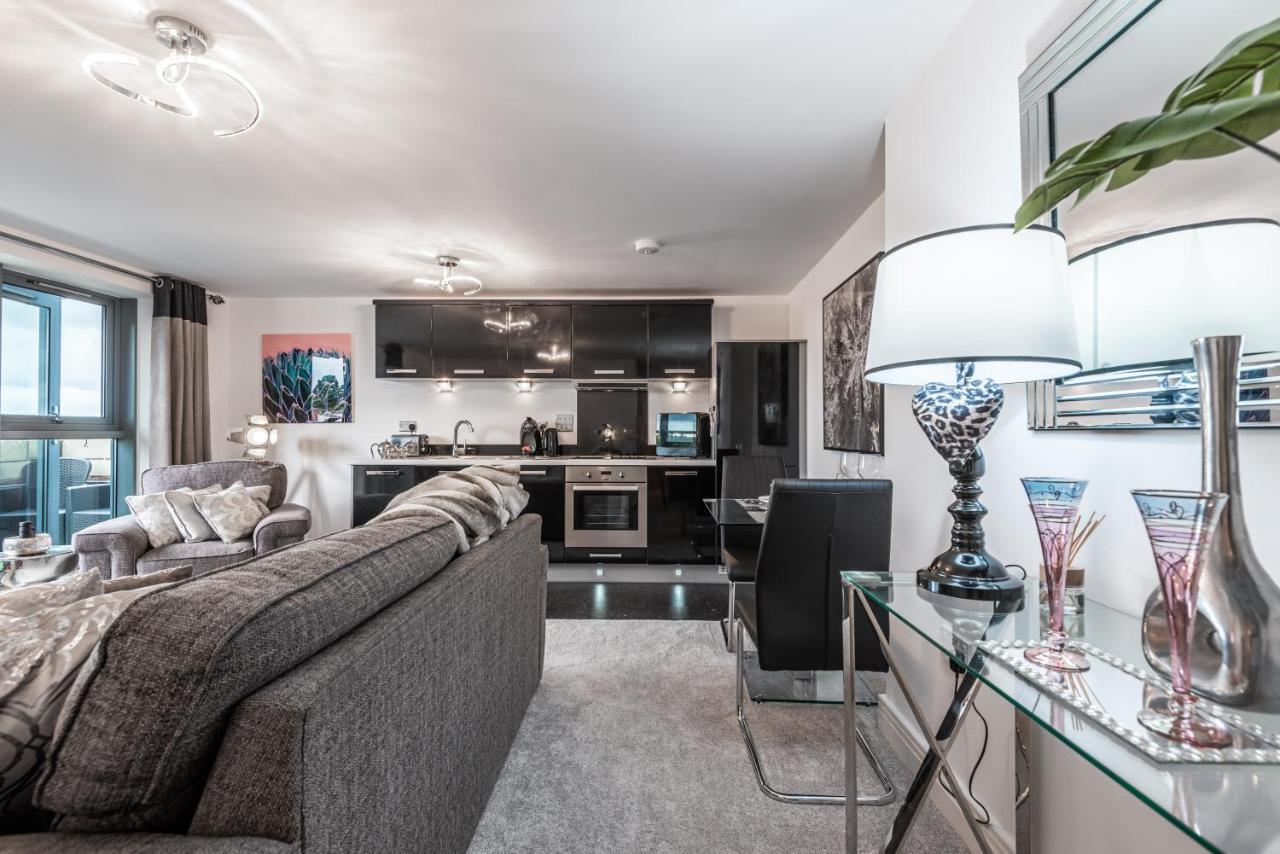 Luxurious River View Apartment With Terrace Worcester Esterno foto