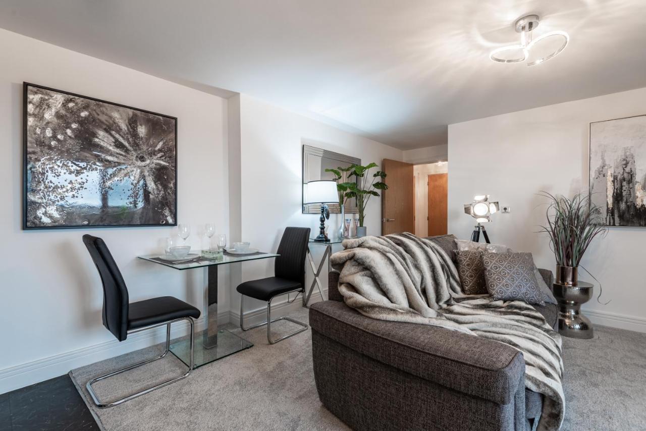 Luxurious River View Apartment With Terrace Worcester Esterno foto